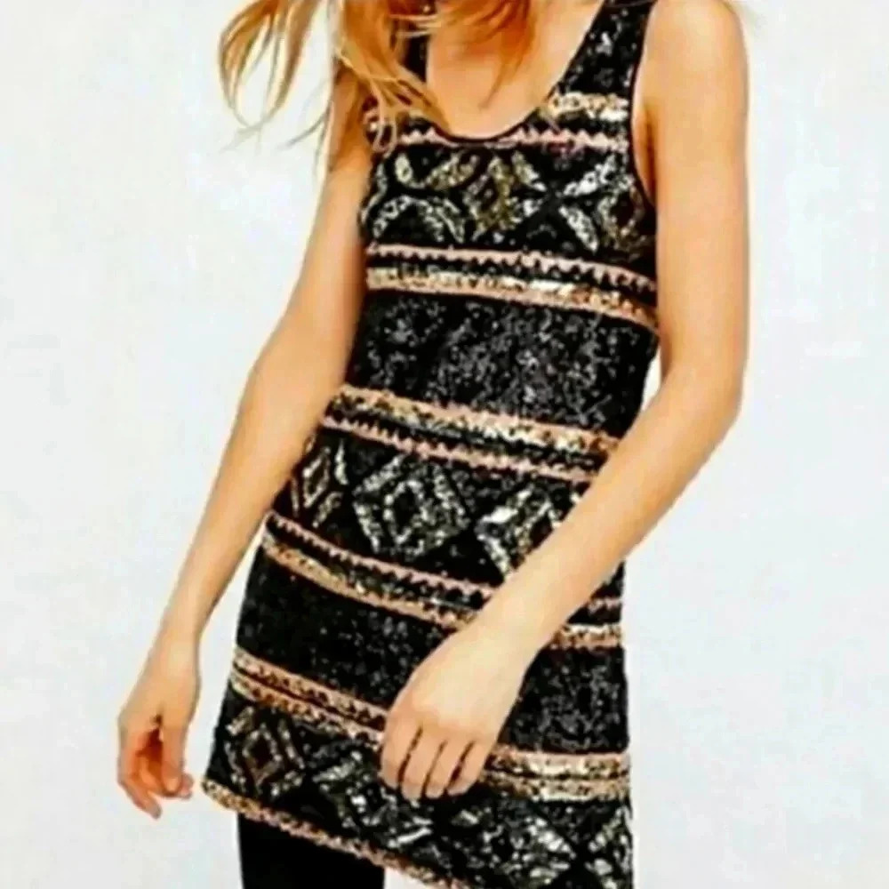 FREE PEOPLE SLEEVELESS SEQUINED BLACK/GOLD SHIFT  MINI DRESS NWT SIZE S